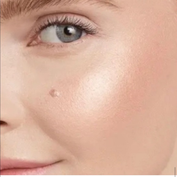 BECCA shimmering skin perfector slimlite - Picture 2 of 4